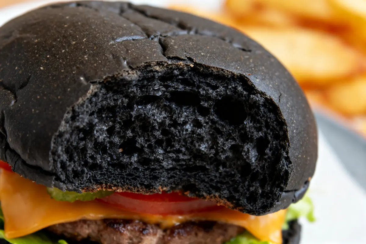 Pain burger noir : Recette facile pour pains briochés